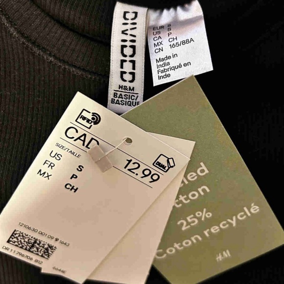 H&M Fitted Tee *NWT - Picture 1 of 3